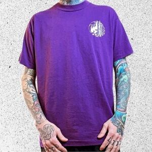 Vintage 90’s purple men’s single stitch tourist t shirt size XL